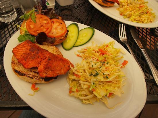 FloatHouse Patio & Grill